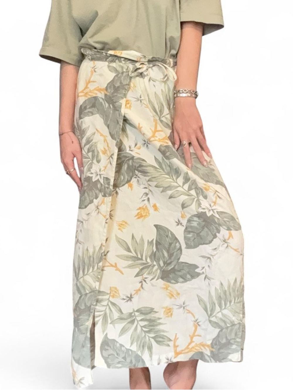 Vintage Jones New York 100% linen tropical green floral wrap skirt slit and tie